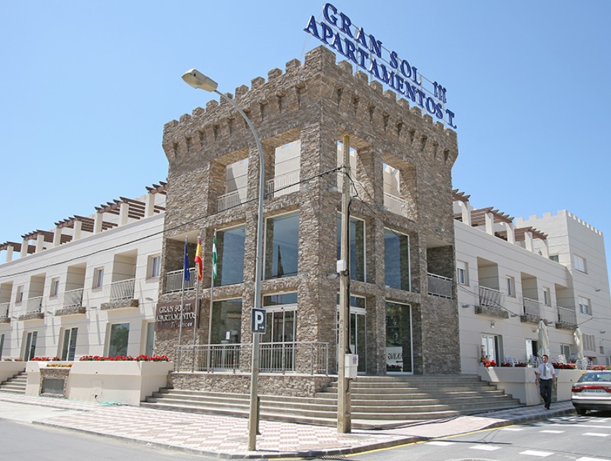 APARTAMENTOS GRAN SOL
