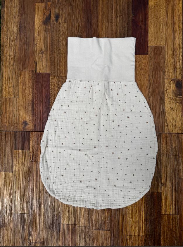 Yosi's  Preloved White Sleeping Bag (upto tummy level)