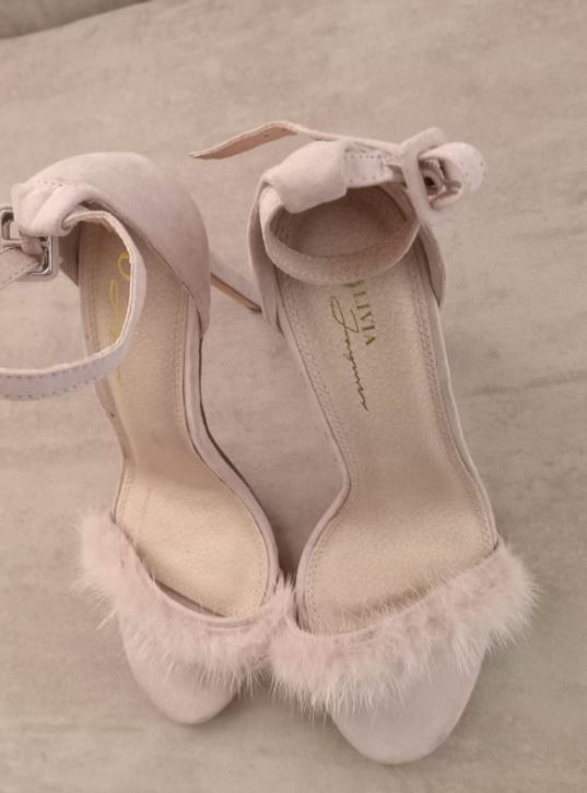 Preloved Feather Ankle Strap Heels (Nude Pink) | Size 9