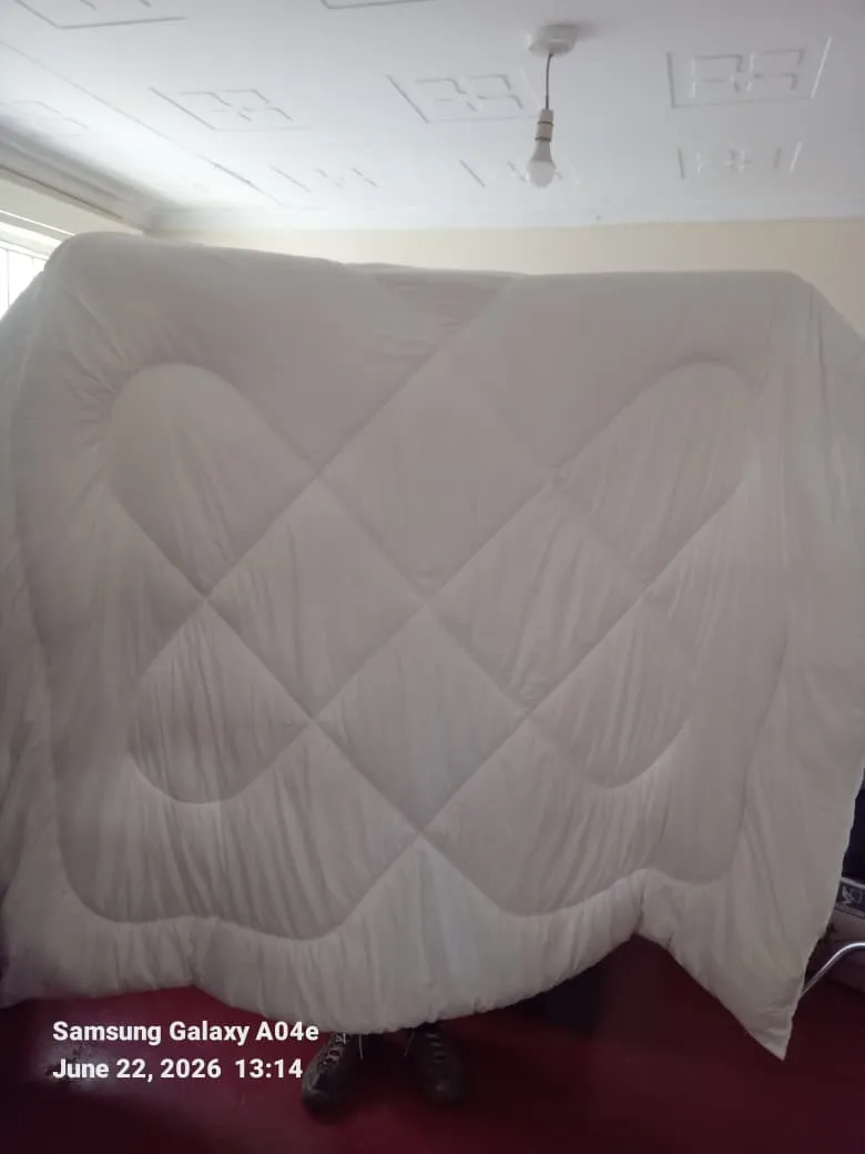 White Duvet Set(Comes with 2 matching pillowcases) 1