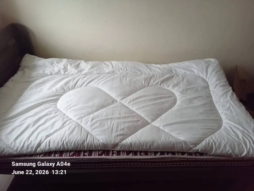 White Duvet Set(Comes with 2 matching pillowcases) 2