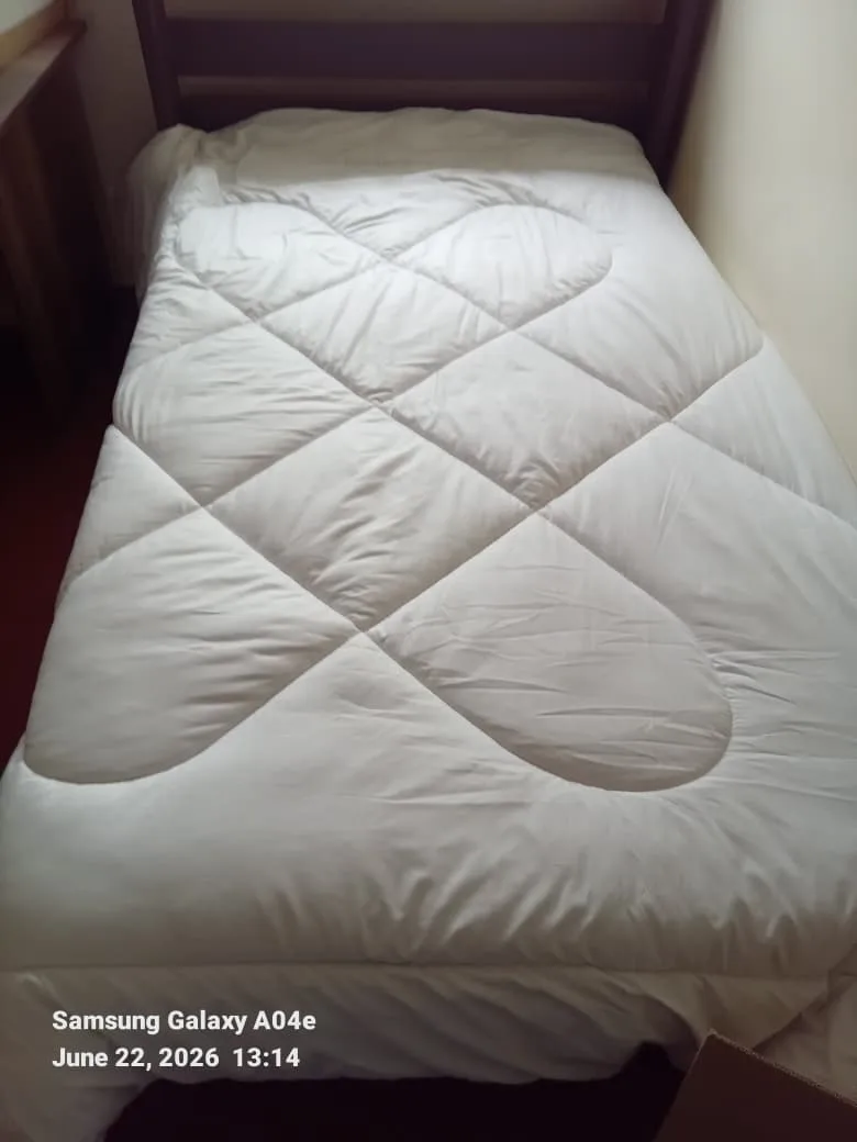 White Duvet Set(Comes with 2 matching pillowcases) 3