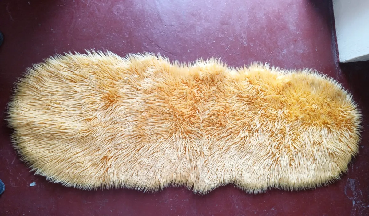 Fluffy bedside Wollen Mat 1