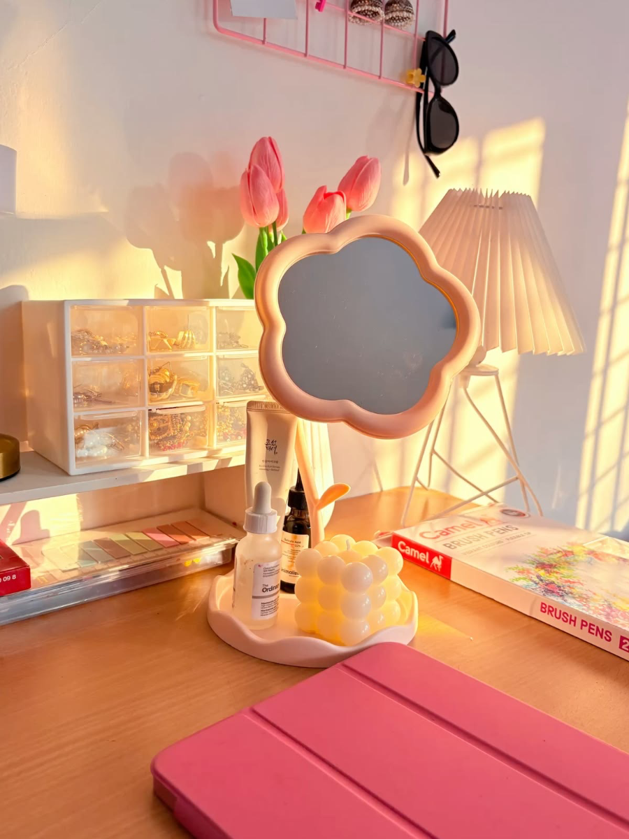 Pink Daisy mirror 1