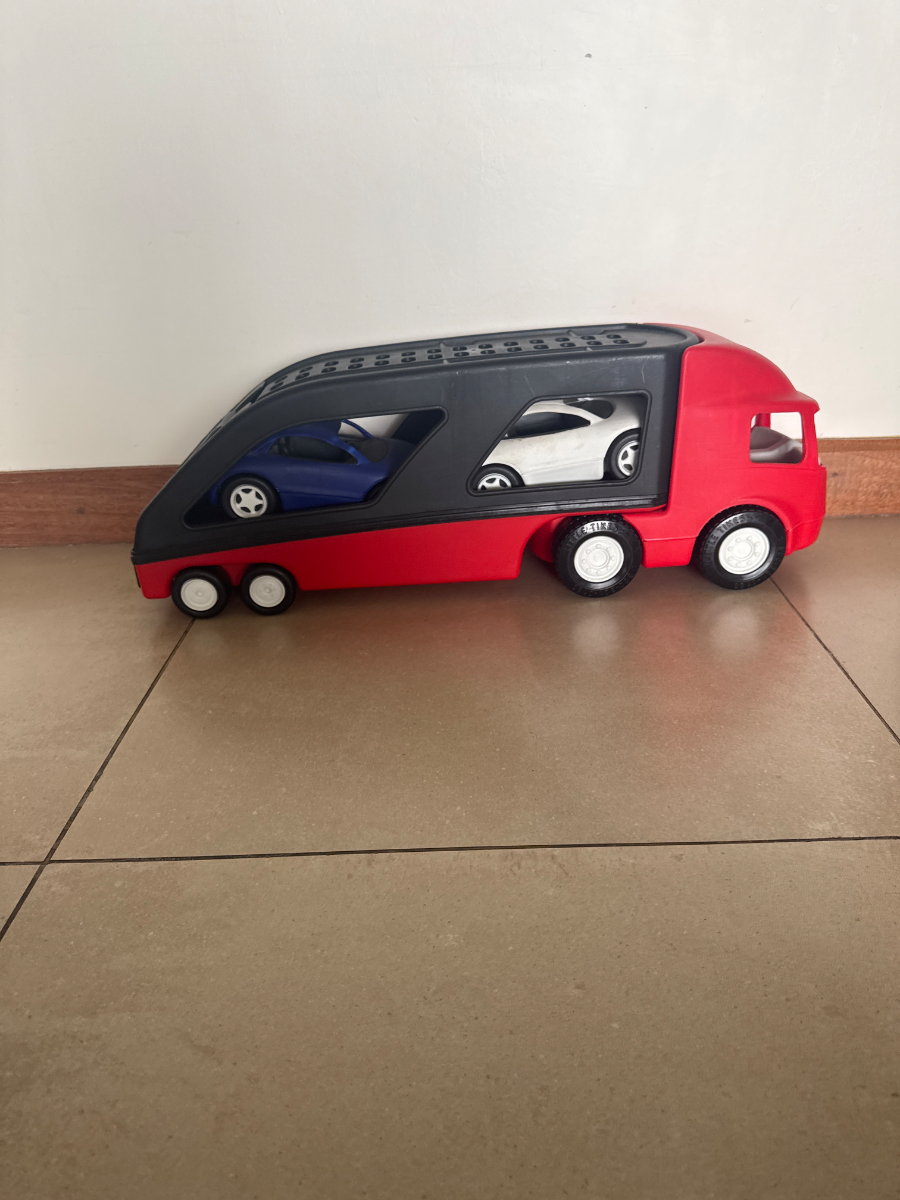 Little tikes  toy truck with cars. extra large size. 1