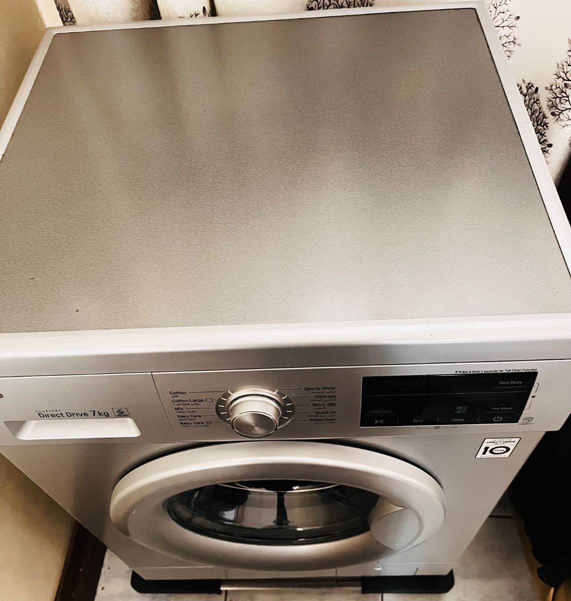 LG 7kg Fully Automatic Front Load Washing Machine 1