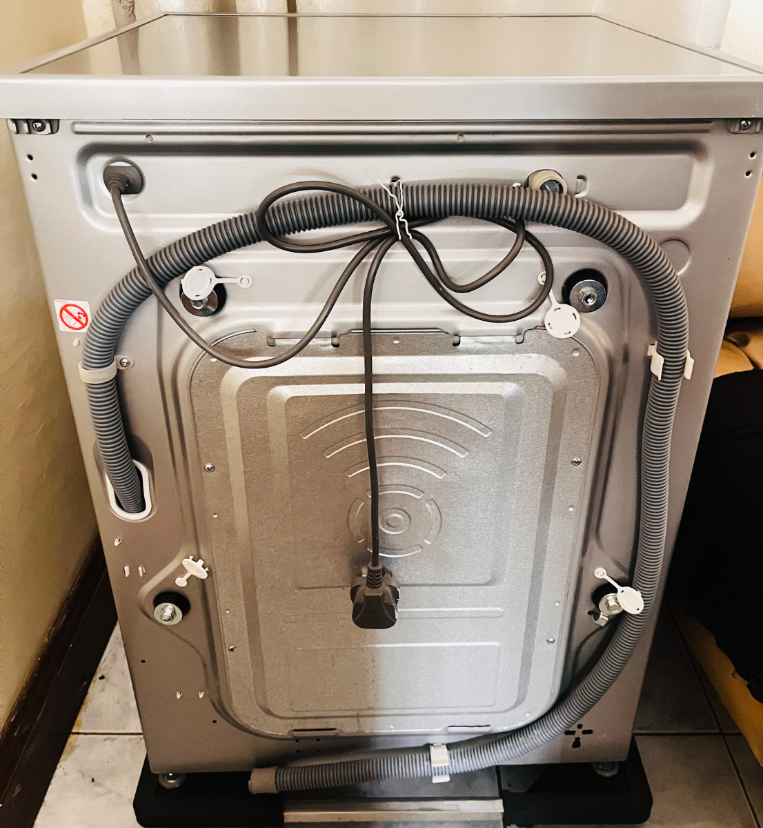 LG 7kg Fully Automatic Front Load Washing Machine 5