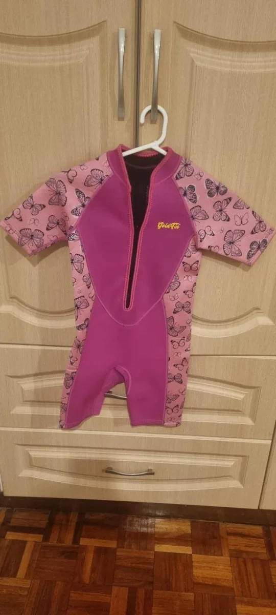 Goldfin wetsuit for girls or boys 5 to 9 years 1