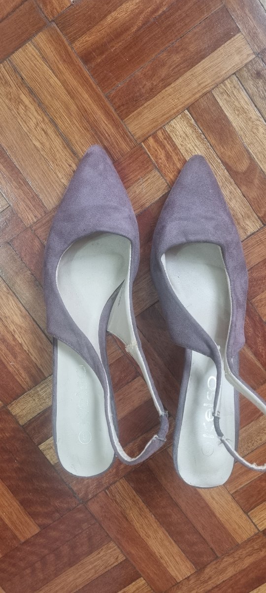 Purple pointed heels 1
