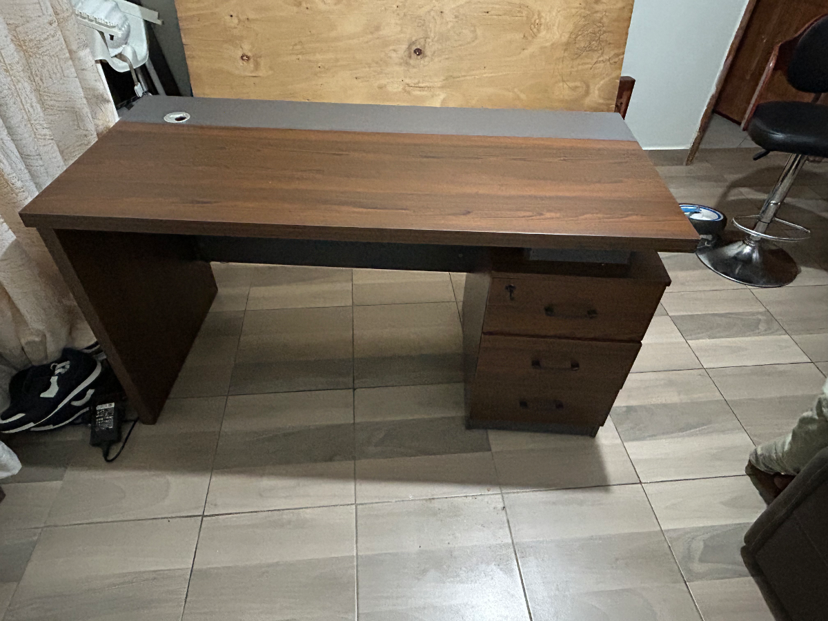 Executive Office Desk with Drawers 1