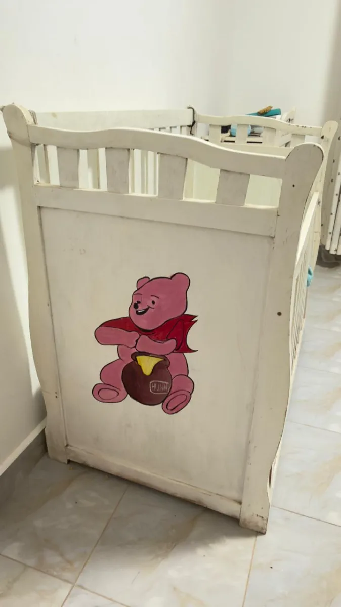 Baby cot and drawers 1