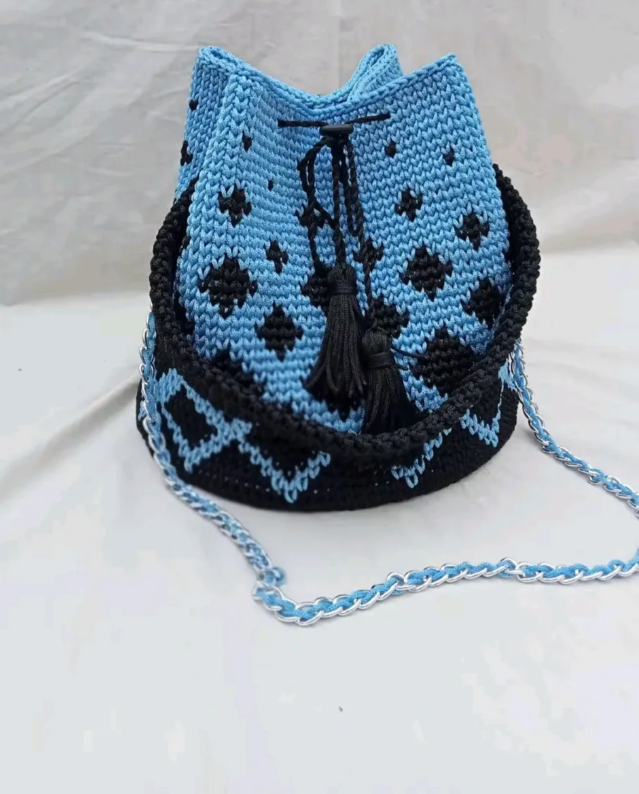 Beautiful handmade crocheted bag 3