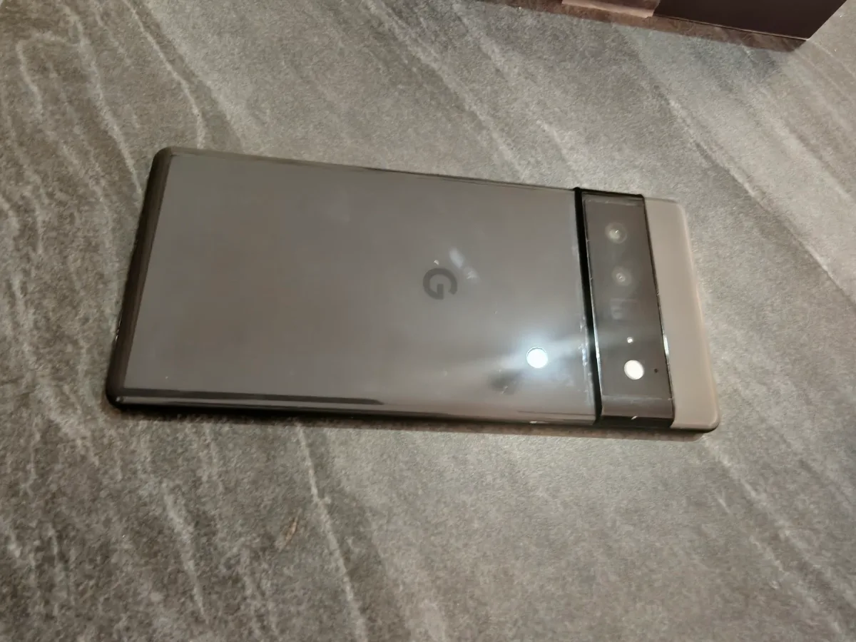 Pixel 6 pro (cracked screen, working fine) 3
