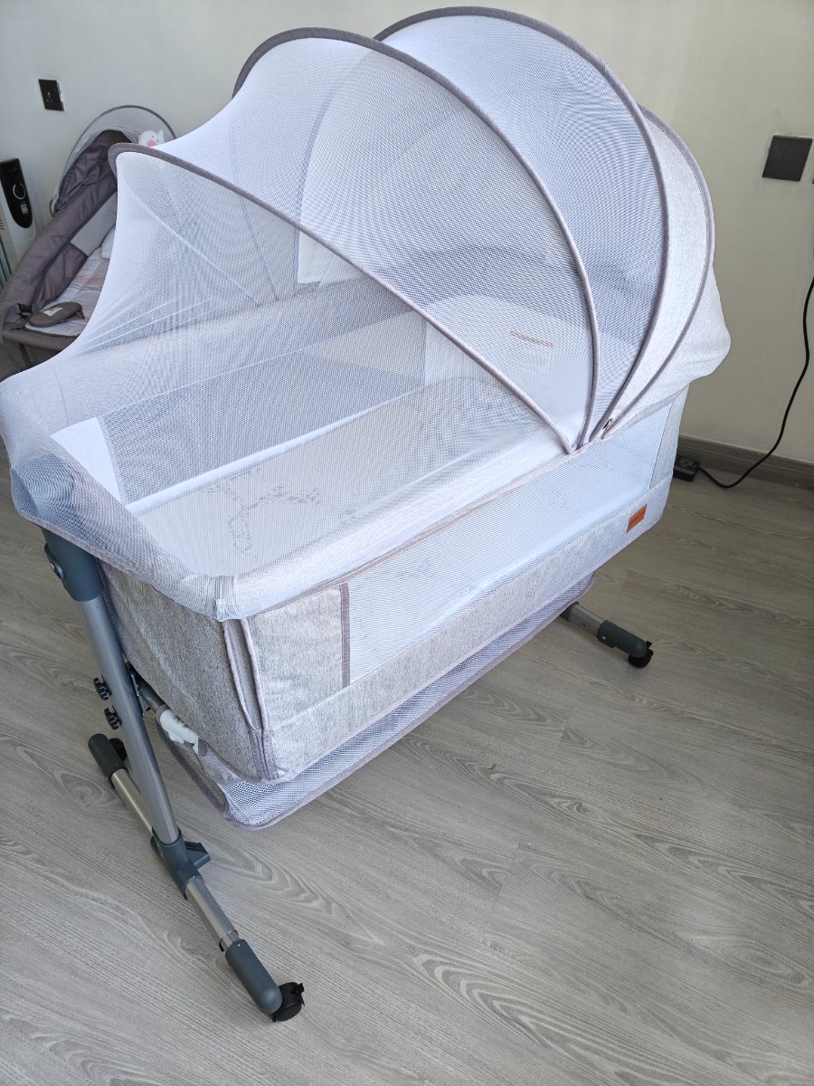 Peekaboo Bedside Co-Sleeper Crib with Storage & Mosquito Net (Grey) – Almost New