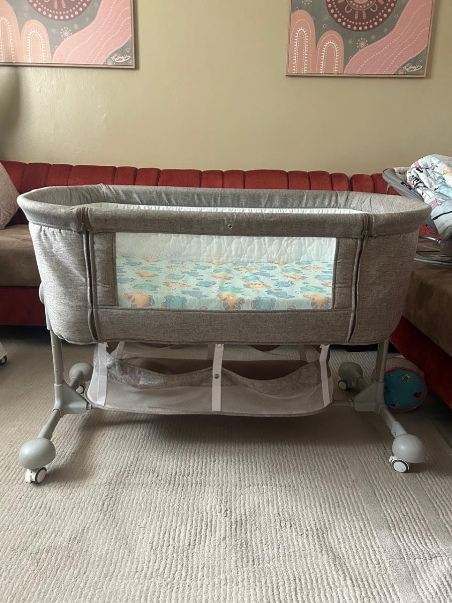 Baby Bedside Bassinet 1
