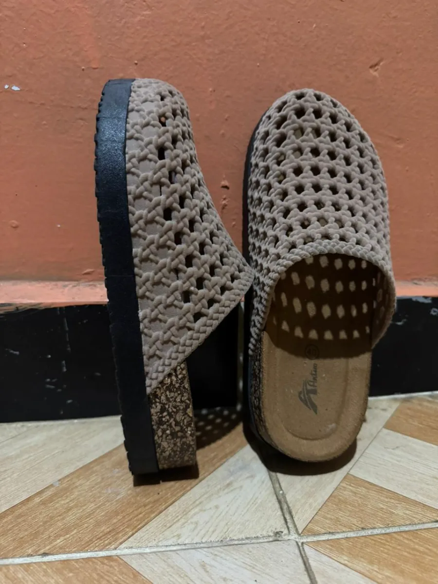 Clogs 2