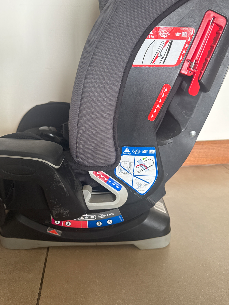 GRACO car seat adjustable. forward facing car seat can be used upto 13 years of age. 3