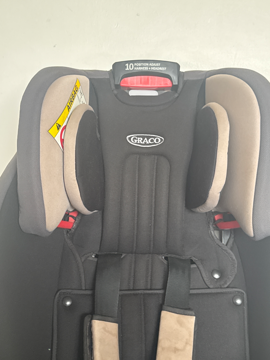 GRACO car seat adjustable. forward facing car seat can be used upto 13 years of age. 4