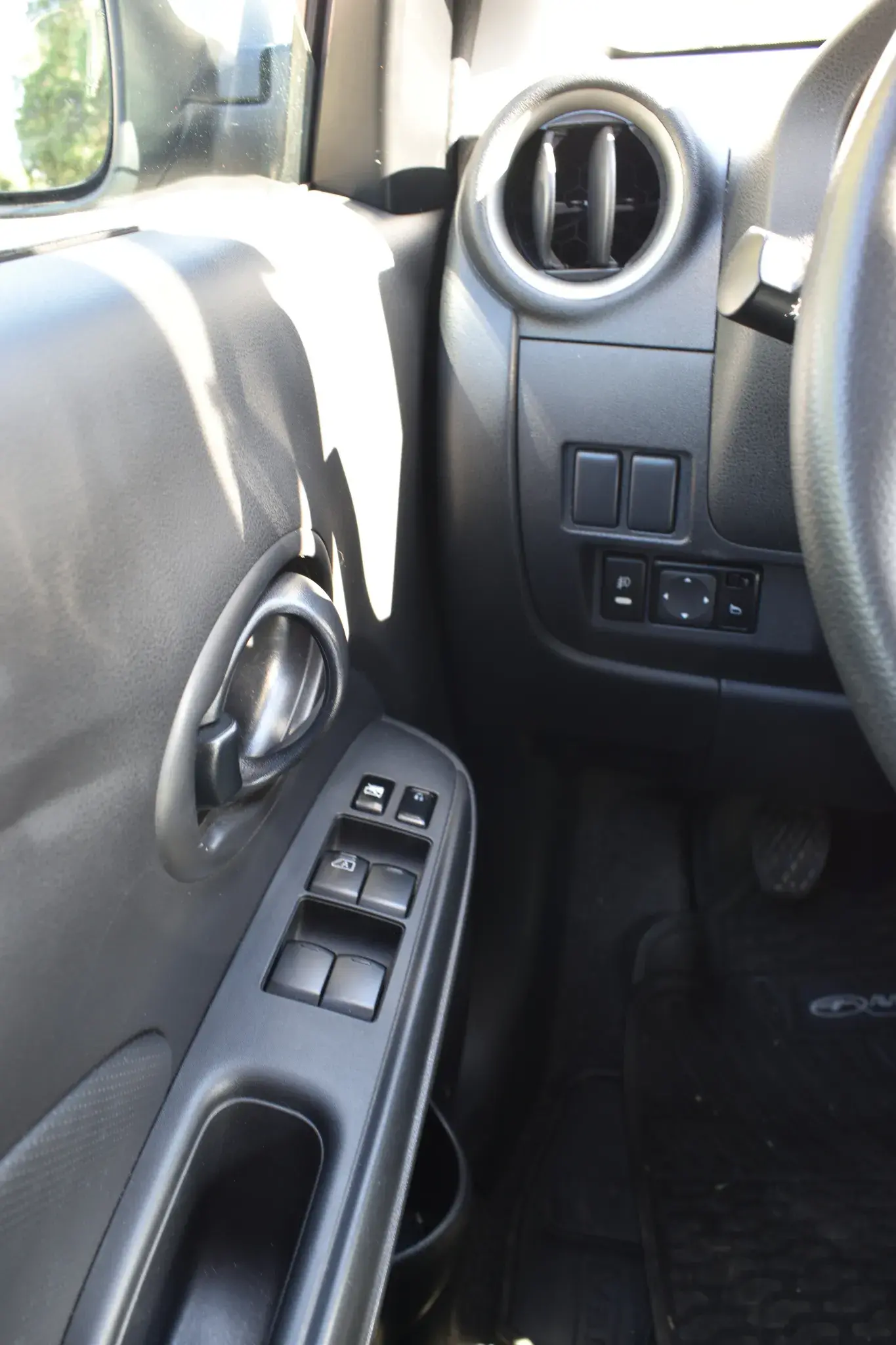 Nissan Versa 1.6 2019 — foto 12