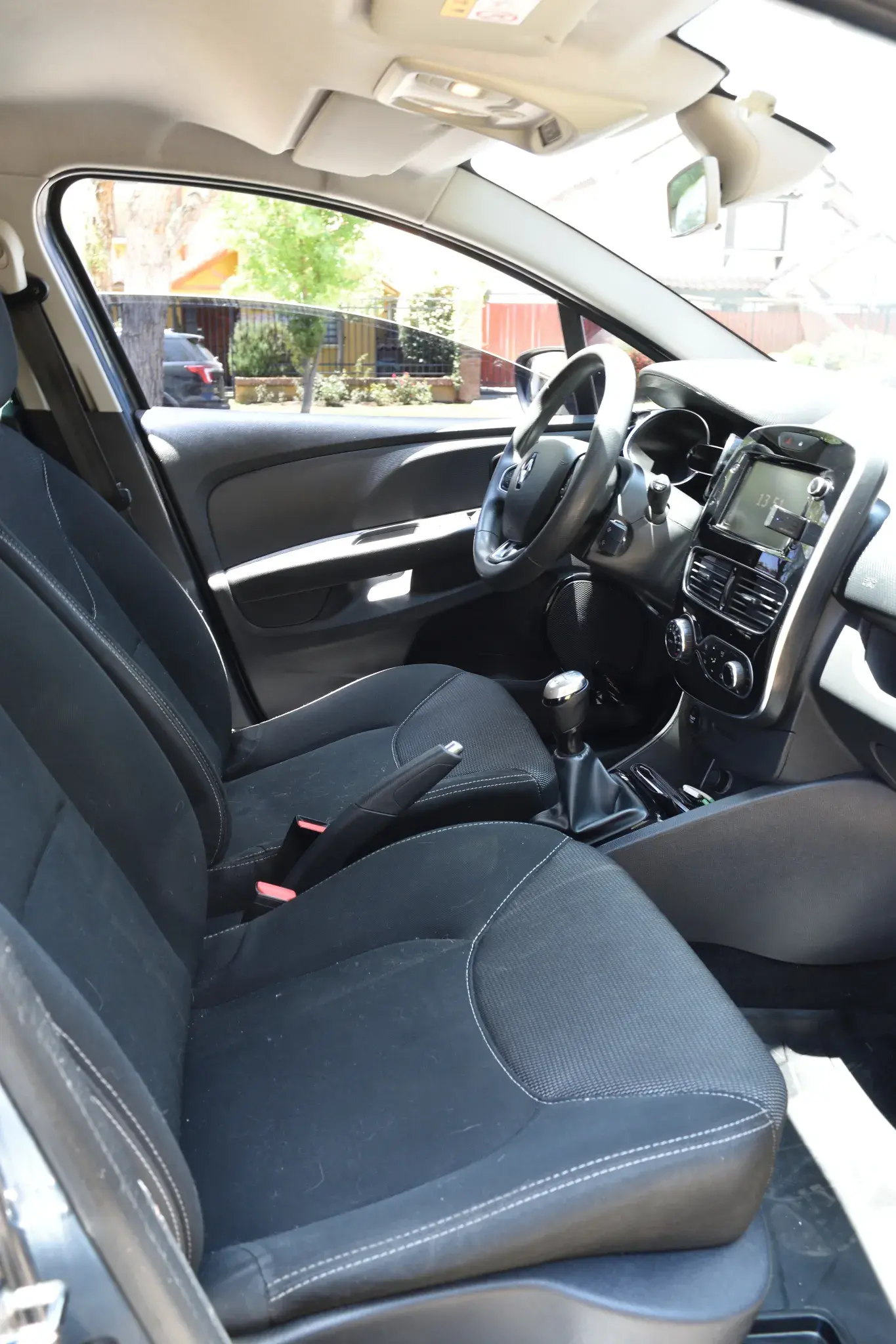 Renault Clio IV 2019 — foto 18