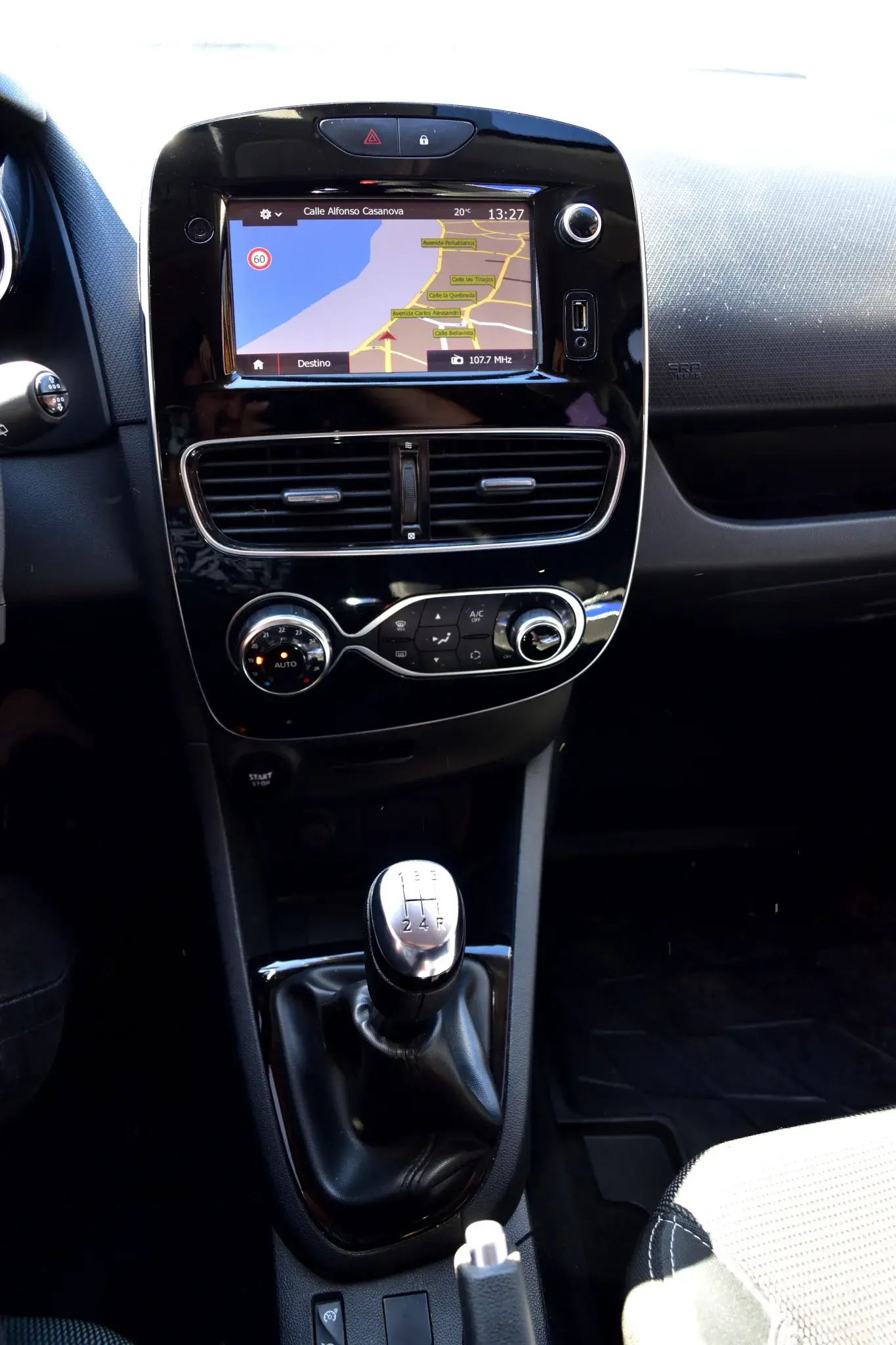 Renault Clio IV 1.2 2018 — foto 8