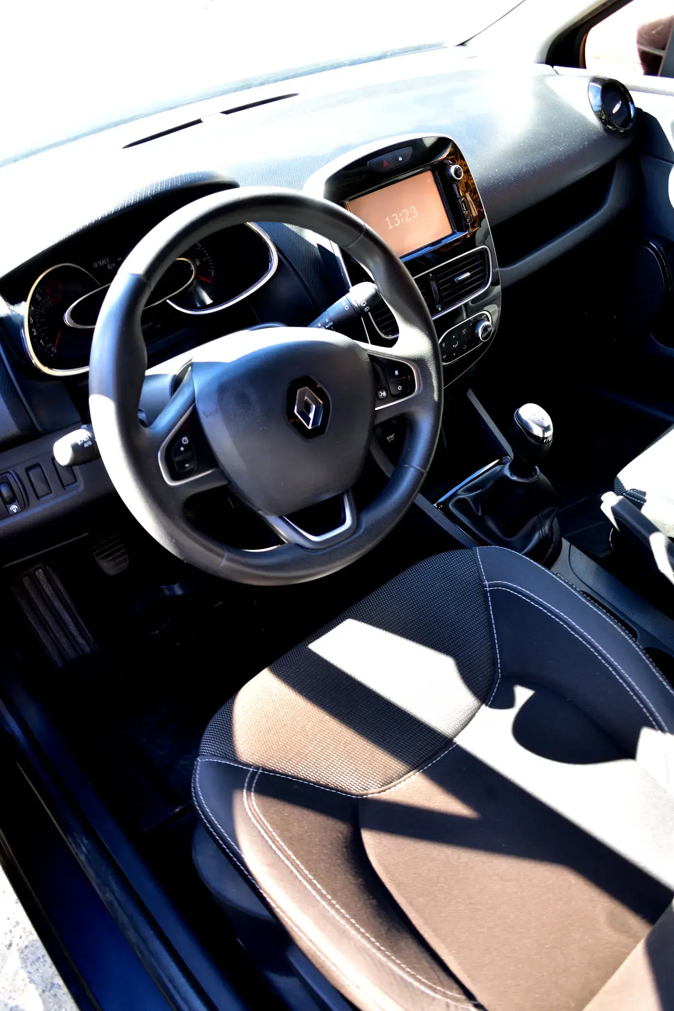 Renault Clio IV 1.2 2018 — foto 9
