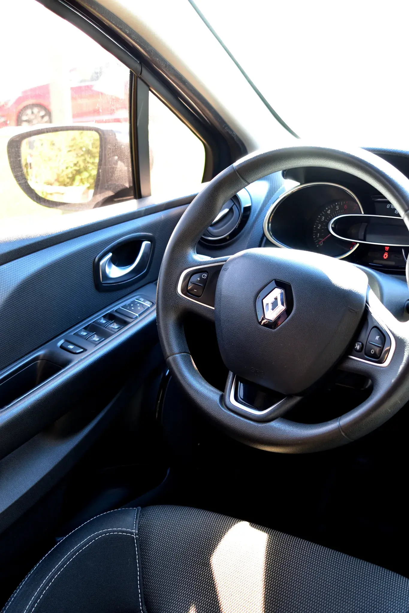 Renault Clio IV 1.2 2018 — foto 26