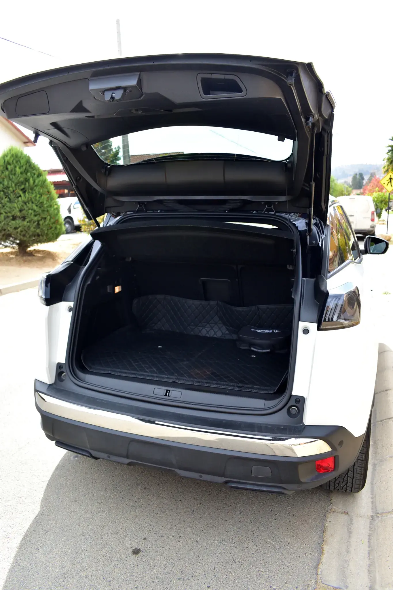 Foto de Peugeot 3008 1.5 Allure Aut
