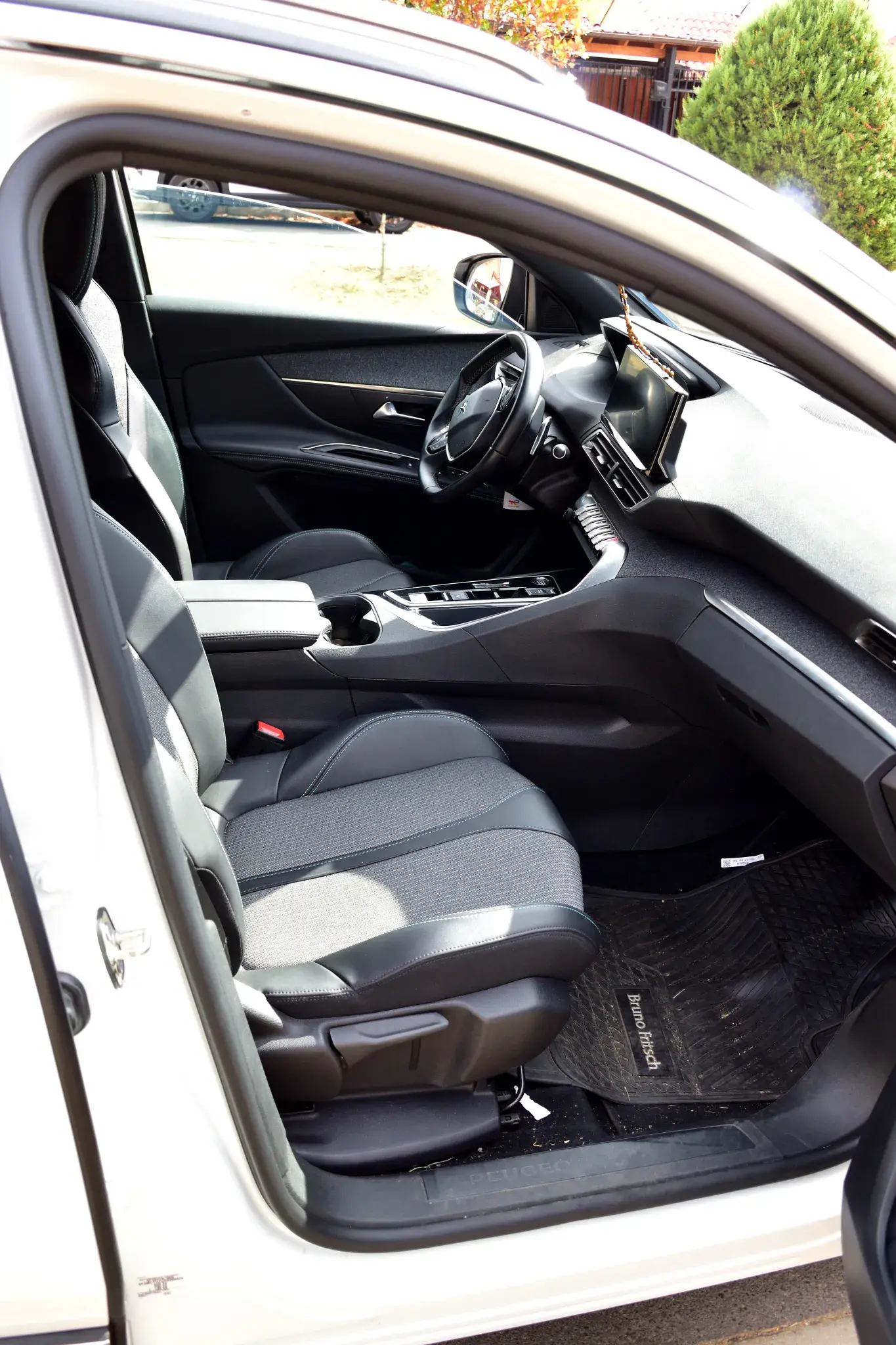 Foto de Peugeot 3008 1.5 Allure Aut