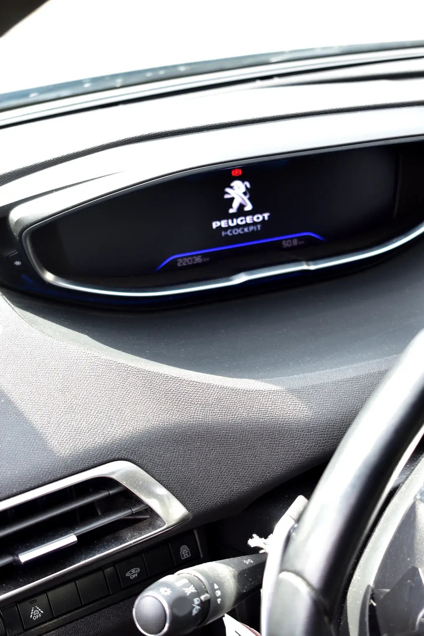 Foto de Peugeot 3008 1.5 Allure Aut