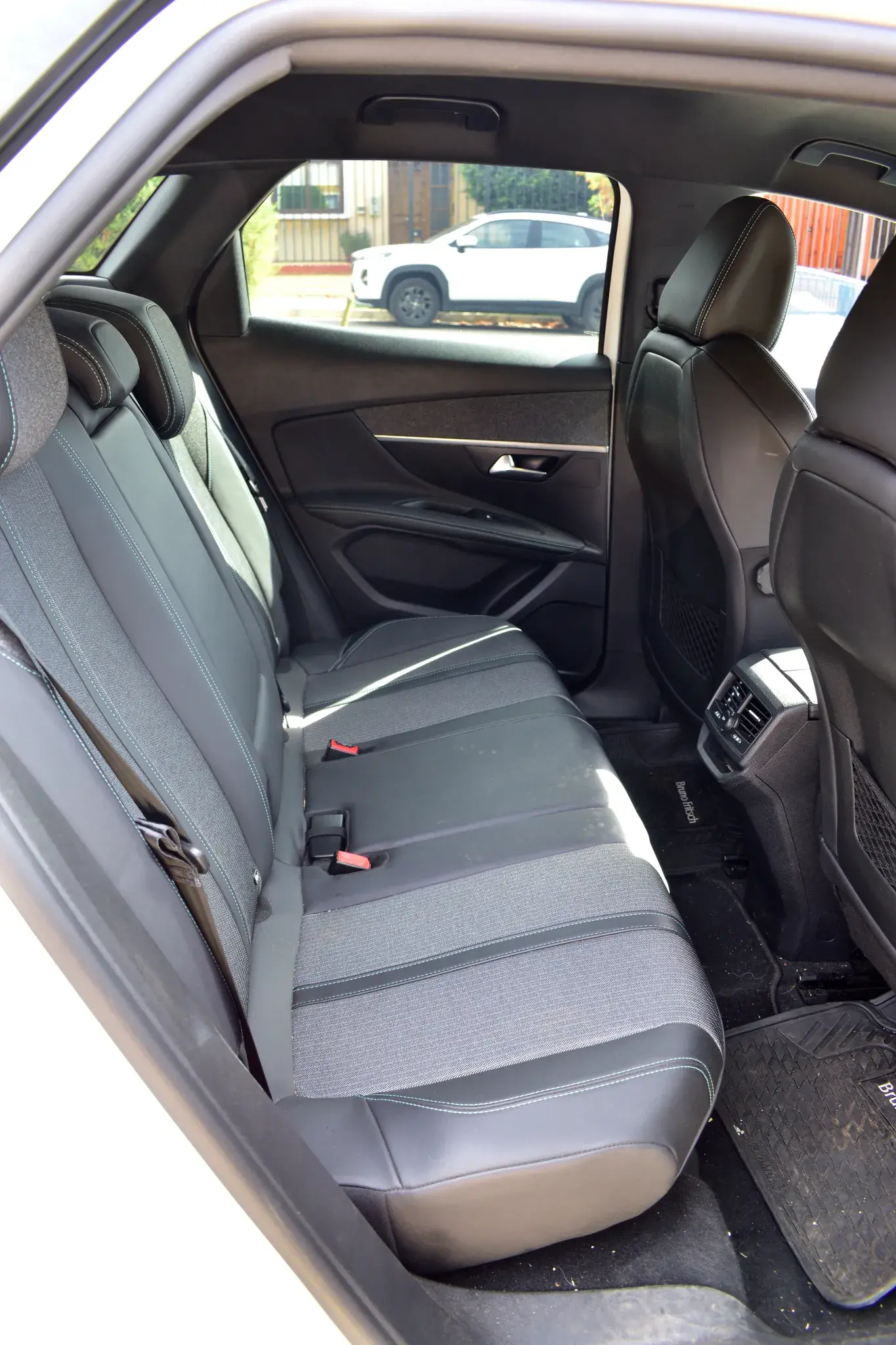 Foto de Peugeot 3008 1.5 Allure Aut