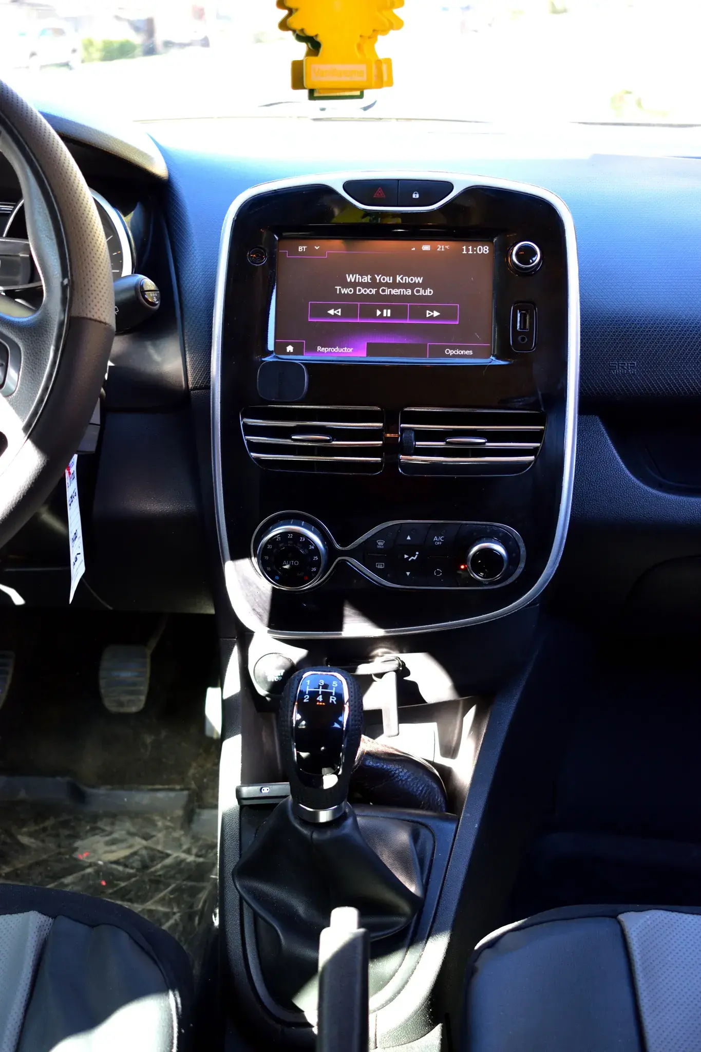 Renault Clio 1.2 Expression 2017 — foto 9