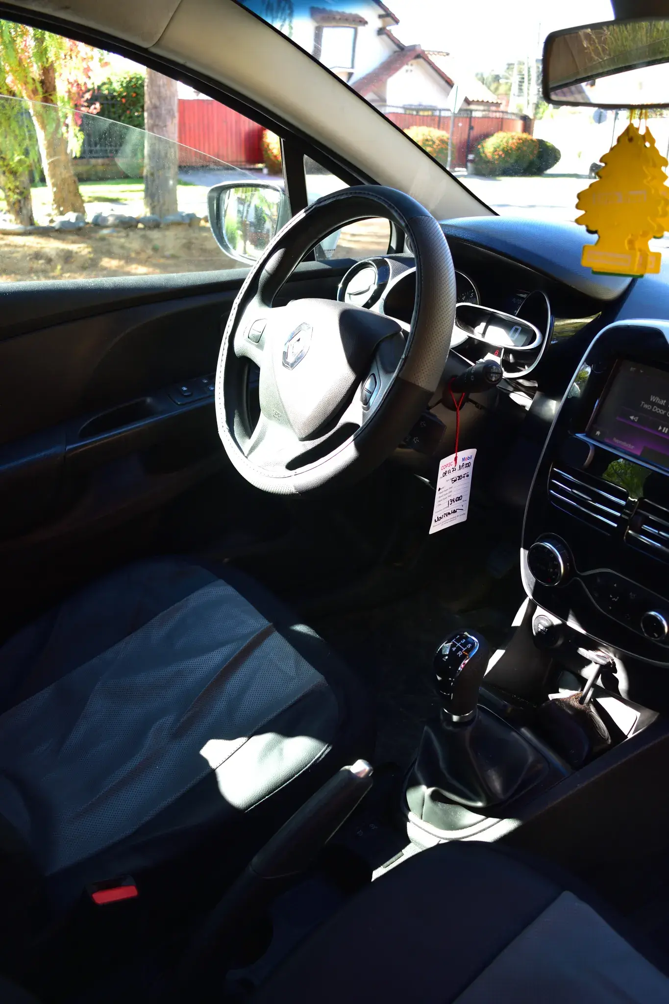Renault Clio 1.2 Expression 2017 — foto 11