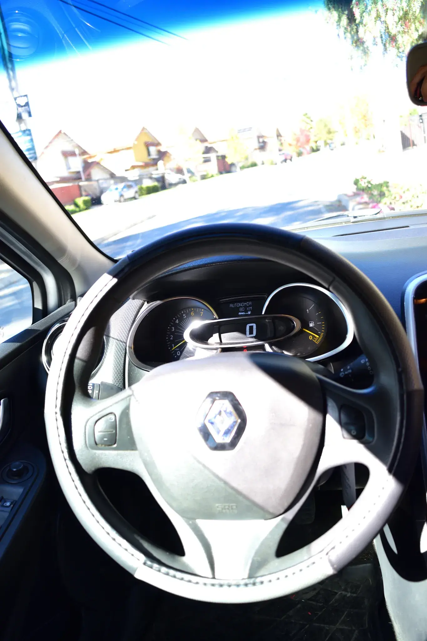 Renault Clio 1.2 Expression 2017 — foto 21