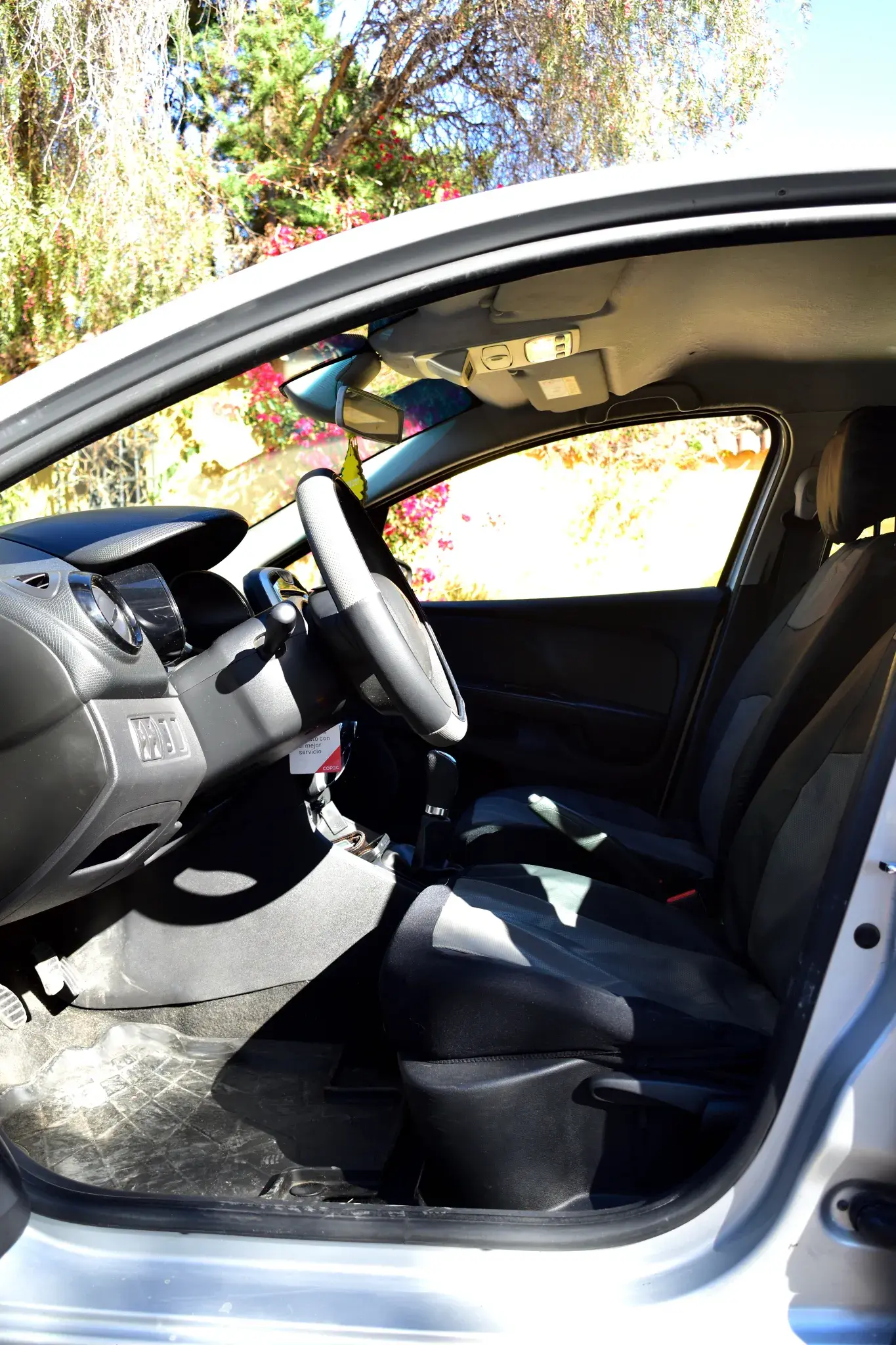 Renault Clio 1.2 Expression 2017 — foto 22