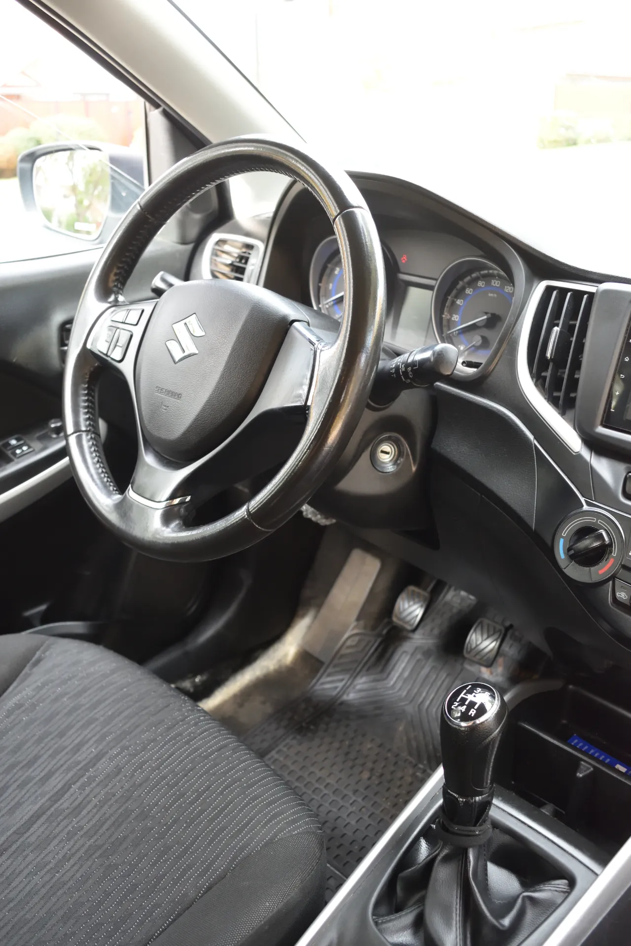 Suzuki Baleno GLS 2019 — foto 11