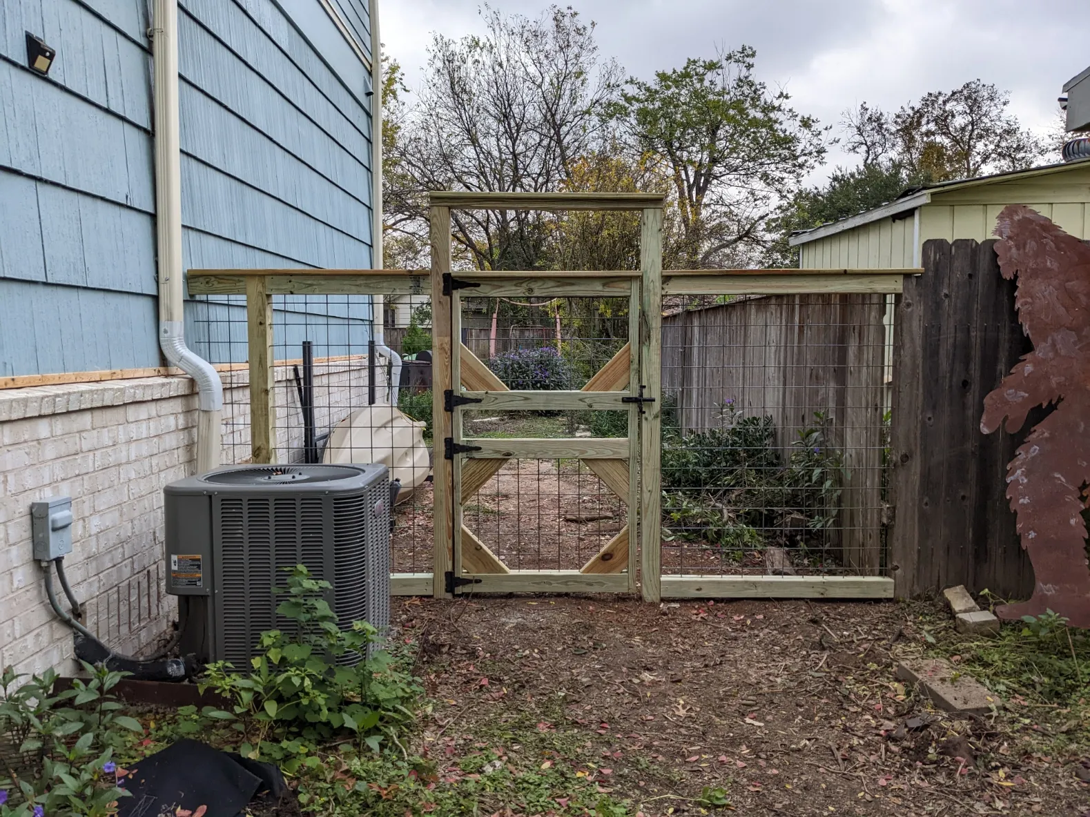 Custom Timber and Wire Mesh Garden Gateway - Detail 4