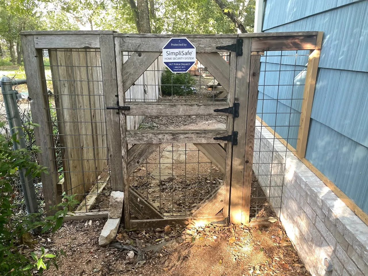 Custom Timber and Wire Mesh Garden Gateway - Detail 2
