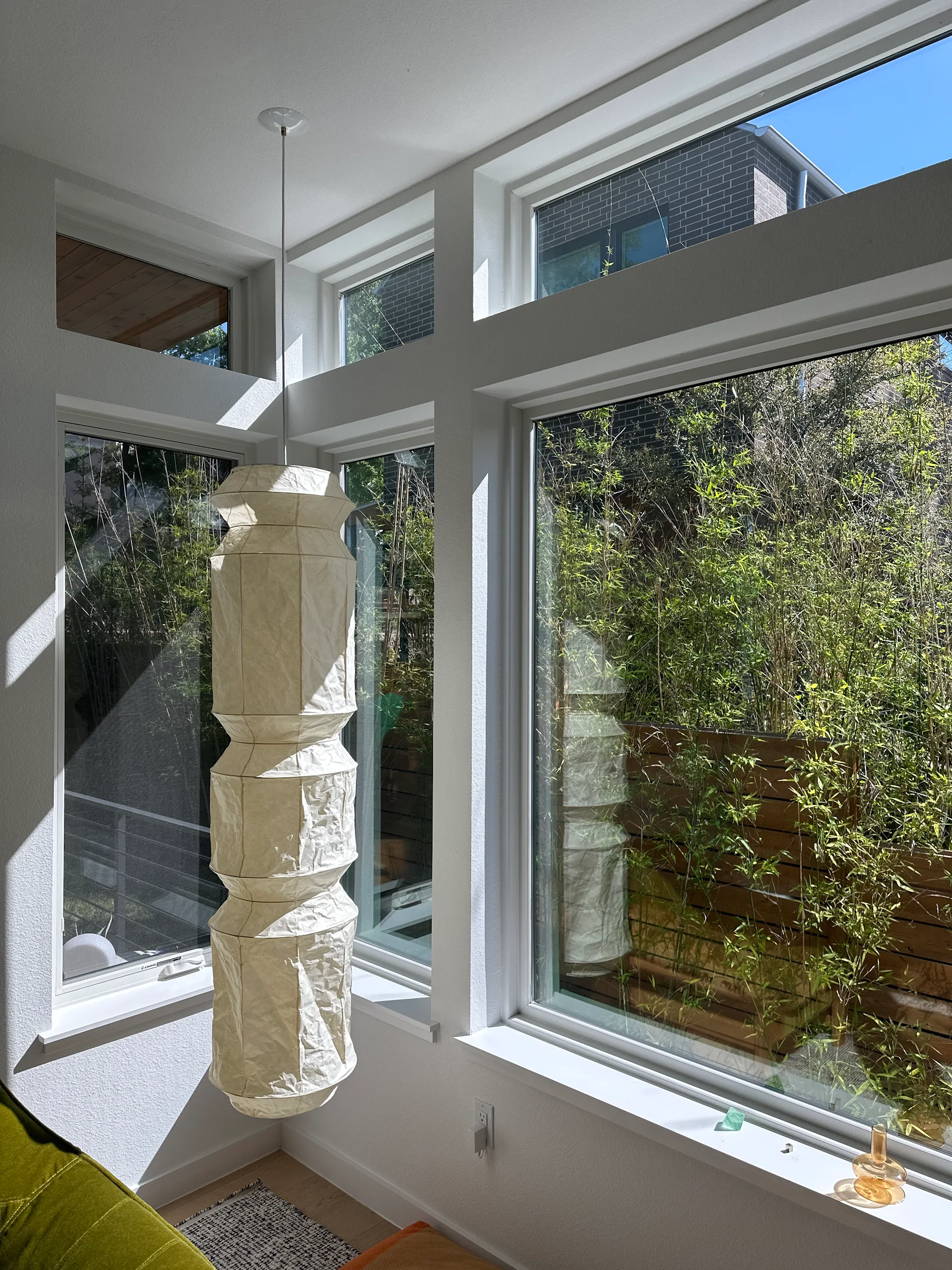 Avant-Garde Lighting and Modern Kitchen Design in Austin - Detail 4