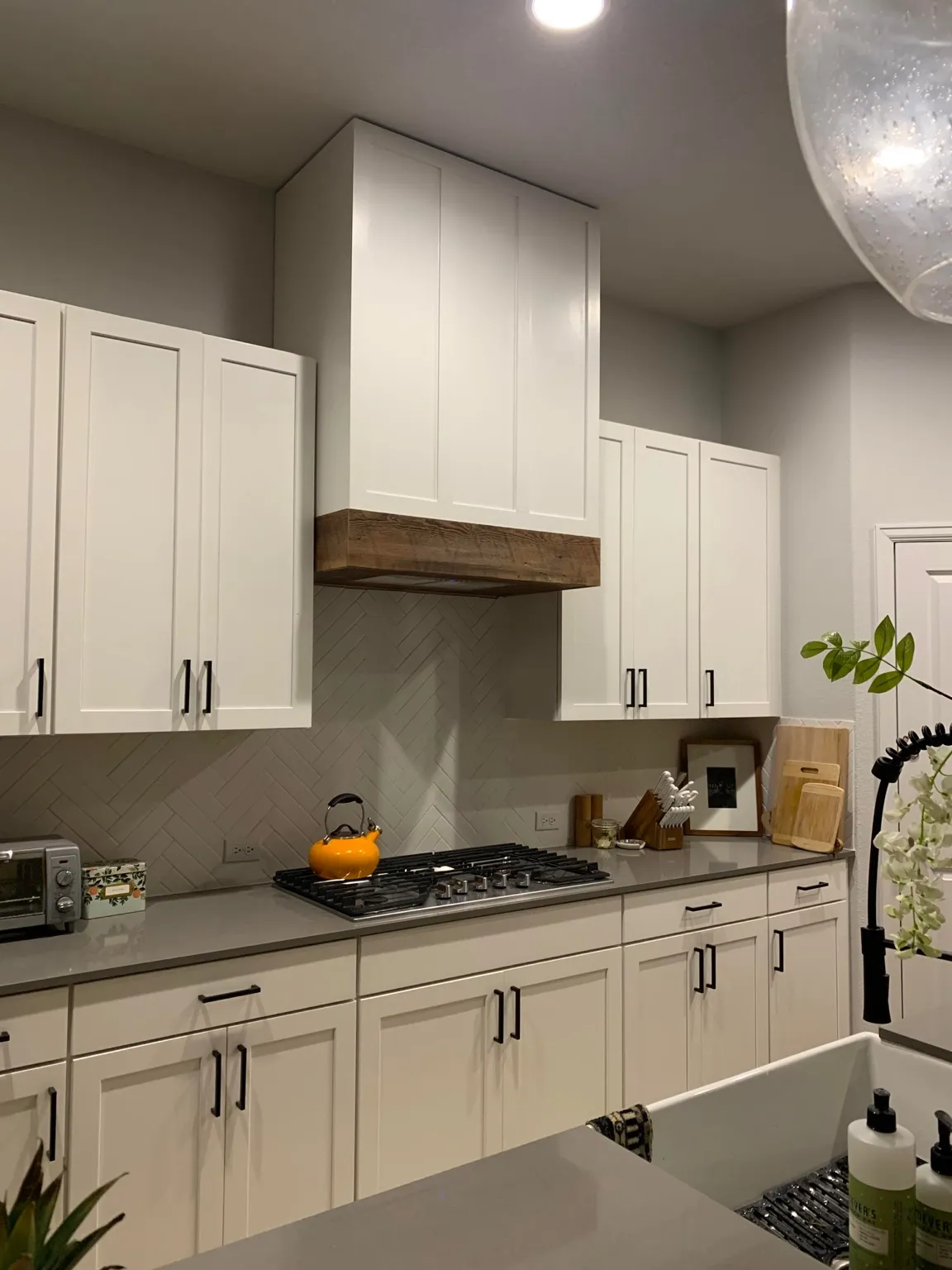 hood vent upgrade white shaker austin texas - Detail 3