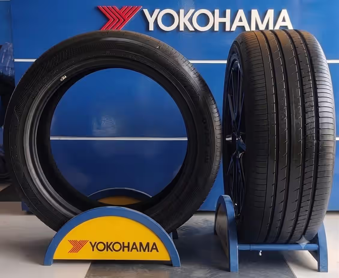 Yokohama 235/45R18 Advan DB V553 (400 KMs Driven) - View 1