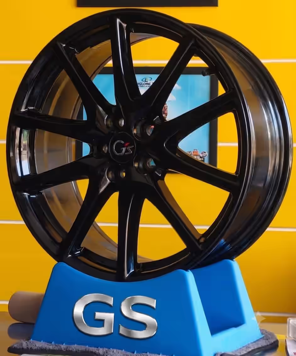 18*7.5 100*5 Toyota G Sports ZVW30 Multi Spoke Gloss Black (used) - View 1