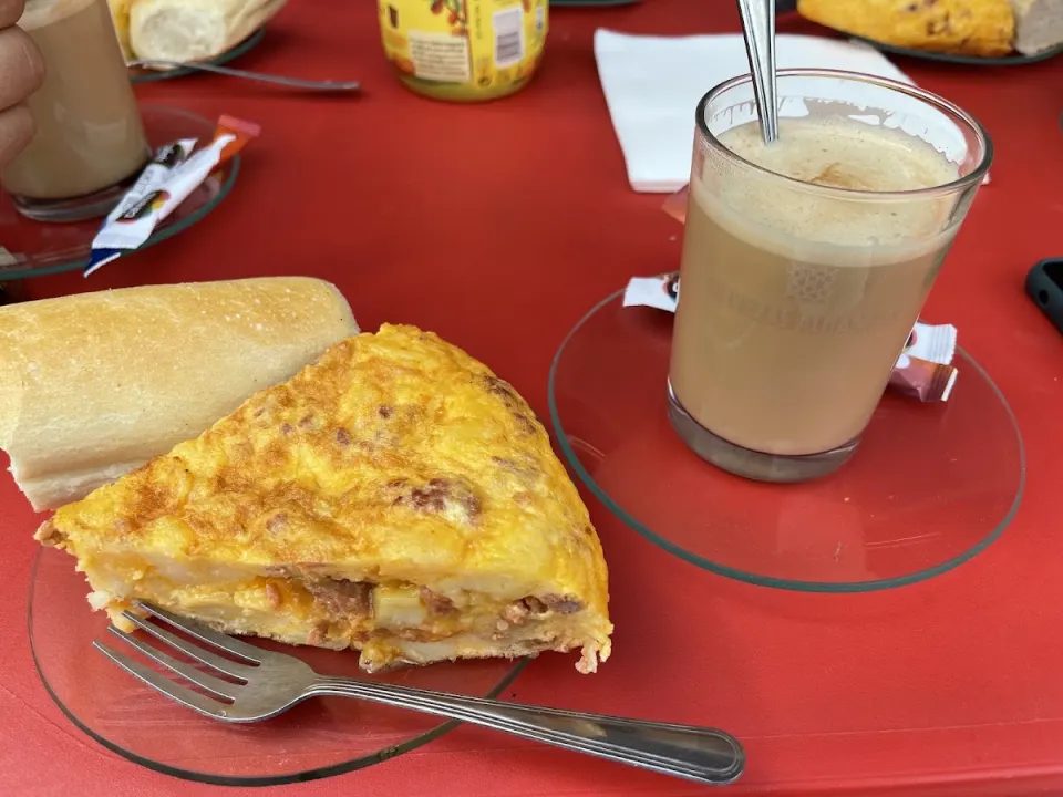 Tortilla en Las Colmis Cafe Bar Polideportivo