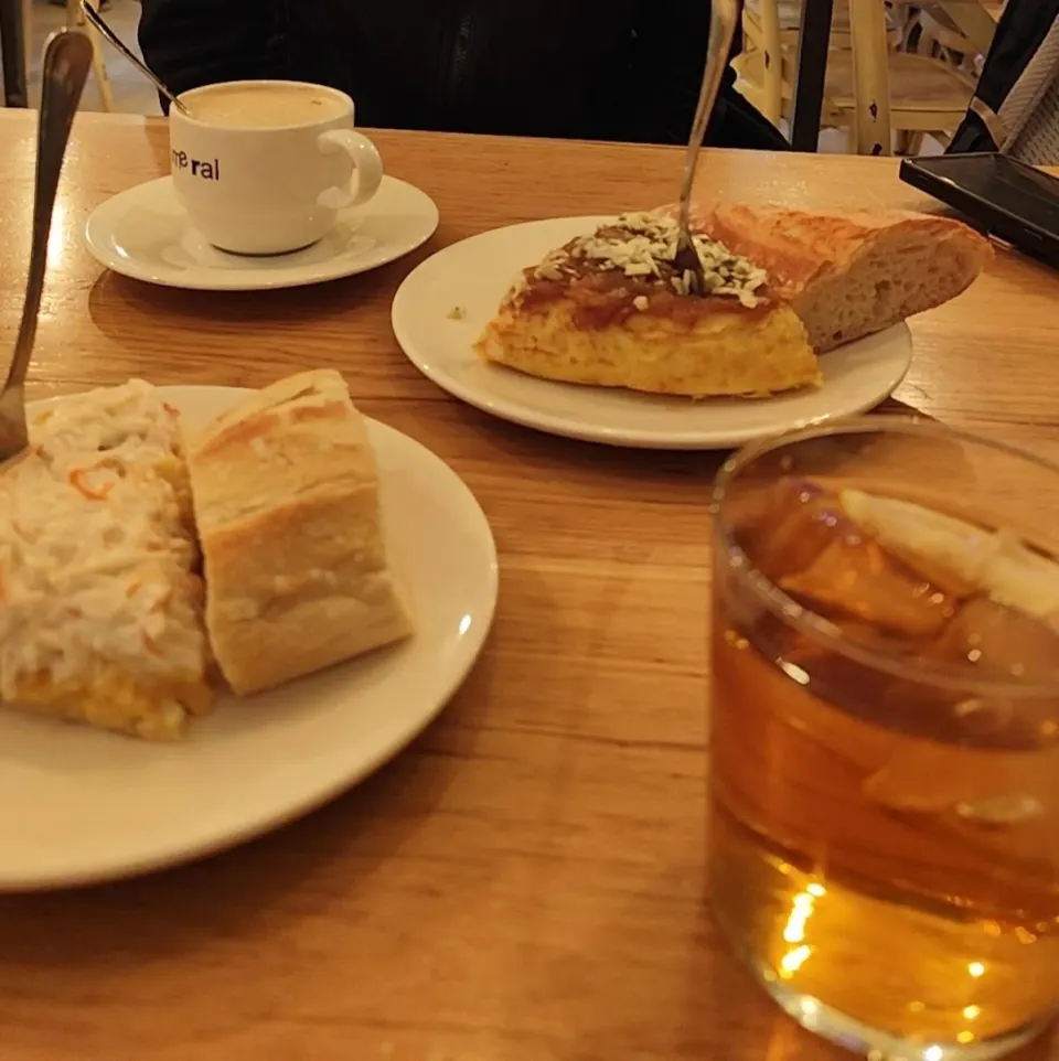 Tortilla en Café Bar Romeral