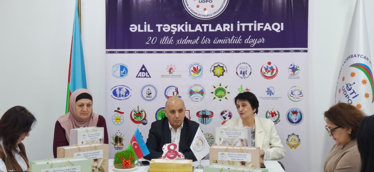 Əziz xanımlar, bayramınız mübarək. Arzularınız qismətiniz olsun!