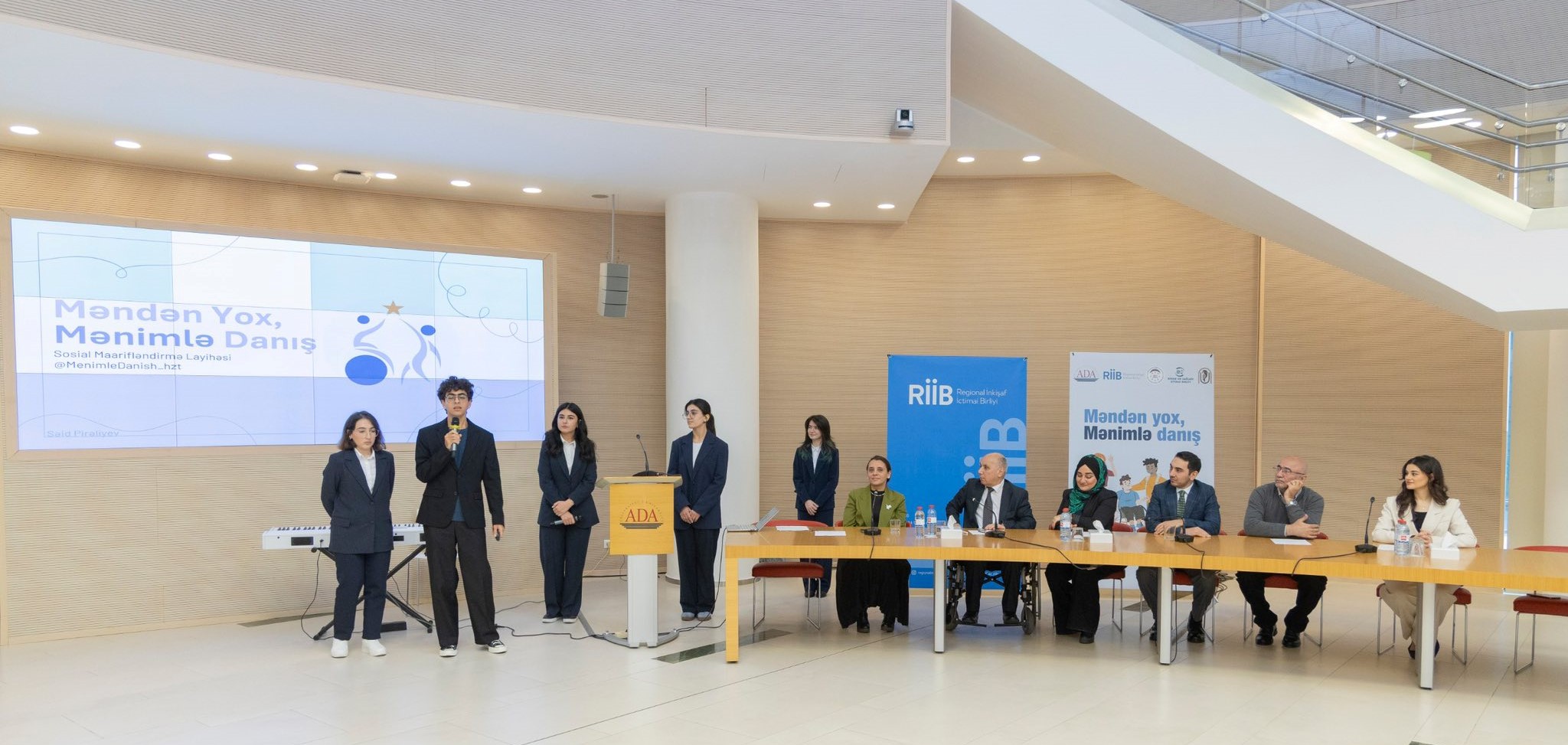 ADA Universitetində “Hacı Zeynalabdin Tağıyev Mükafatı” müsabiqəsi çərçivəsində keçirilən “Məndən yox mənimlə danış” layihəsinin açılış tədbiri baş tutub.