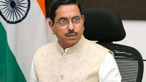కేంద్ర మంత్రిమండలి మార్పులు: ధర్మేంద్ర ప్రధాన్ రాజీనామా, ప్రహ్లాద్ జోషికి విద్యాశాఖ అదనపు బాధ్యతలు