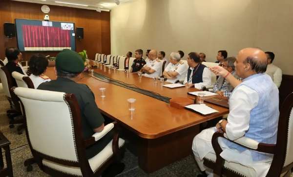 రక్షణ మంత్రిచే లక్నో కమాండ్ ఆసుపత్రిలో భారతదేశ తొలి ‘సైనిక వైద్య విభాగం’ ప్రారంభం