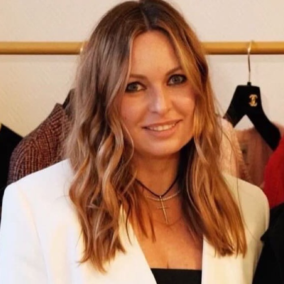 Sveta amova, UGC creator