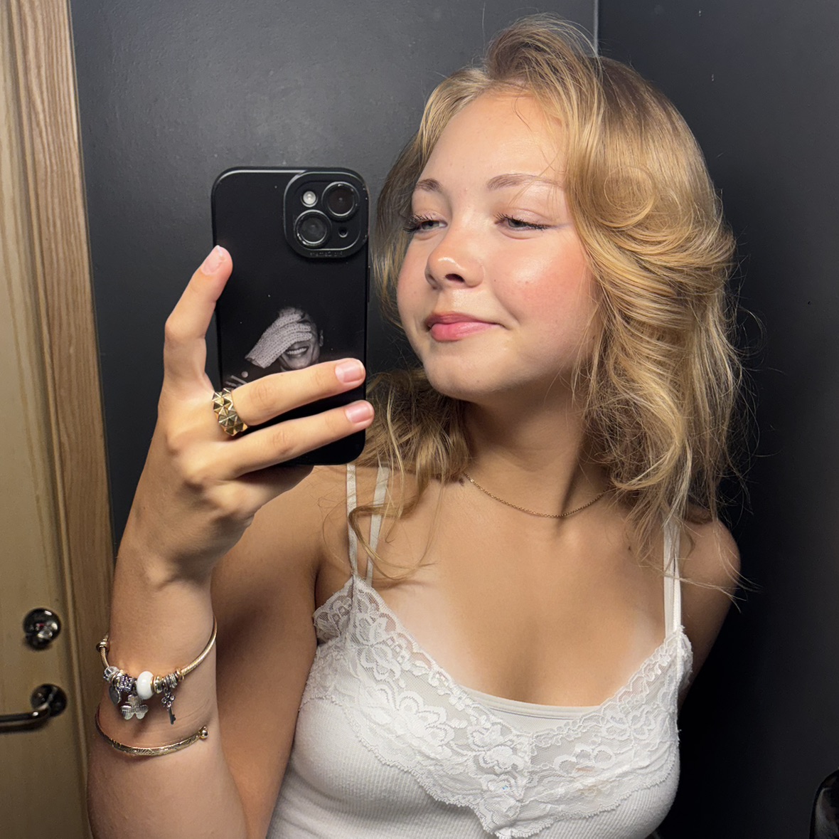Indra Weidinger, UGC creator